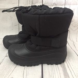 Boys waterproof rain snow boots size 4 black
